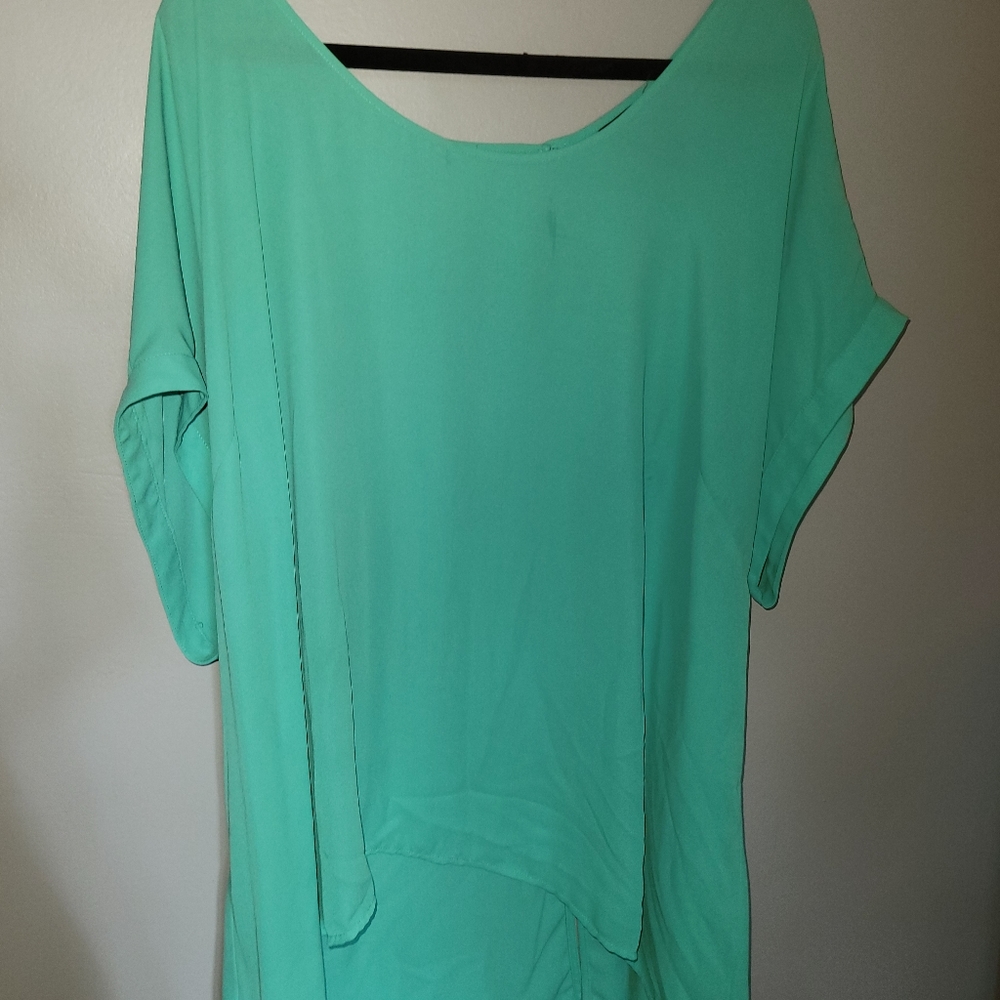 Teal top